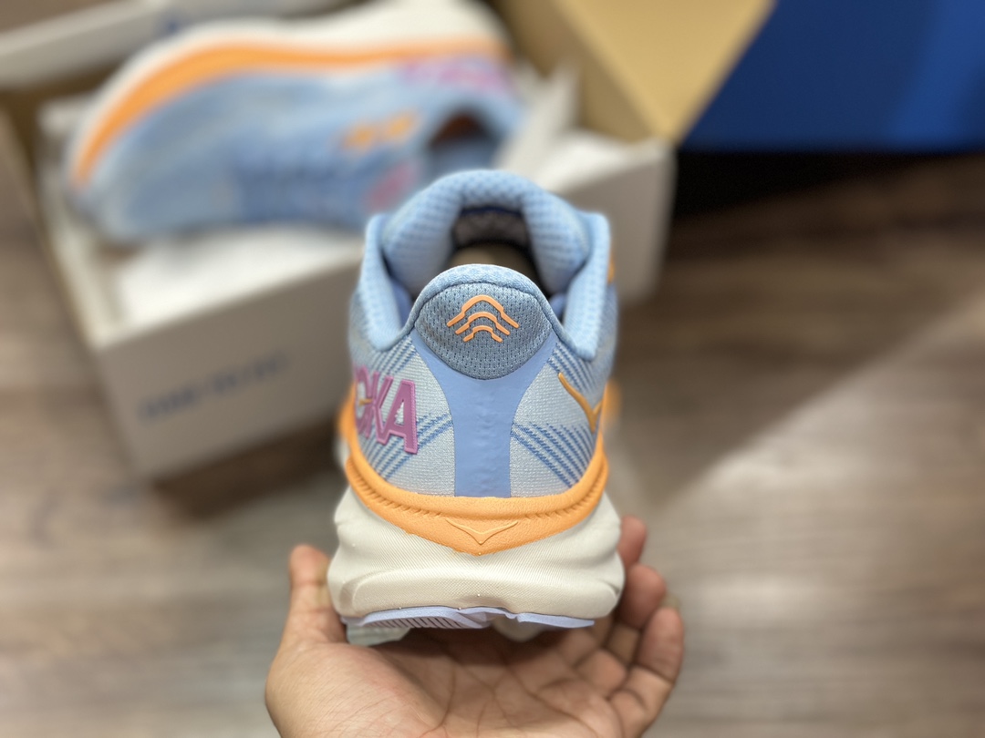 220 HOKA ONE ONE Clifton 克里夫顿9代专业性能减震公路跑步鞋 1127895-WWH