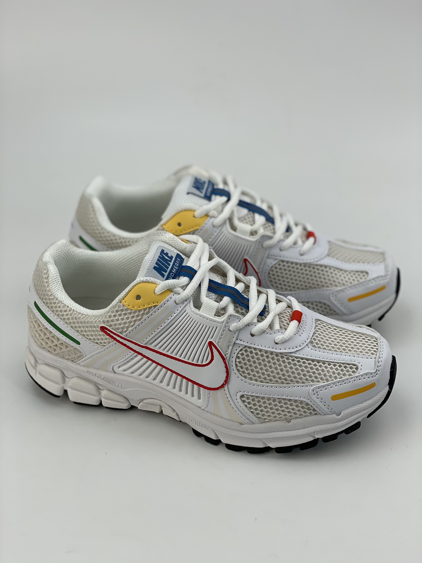 180 NIKE ZOOM Vomero 5 SP 复古风潮 网面透气运动鞋 FN3446-111