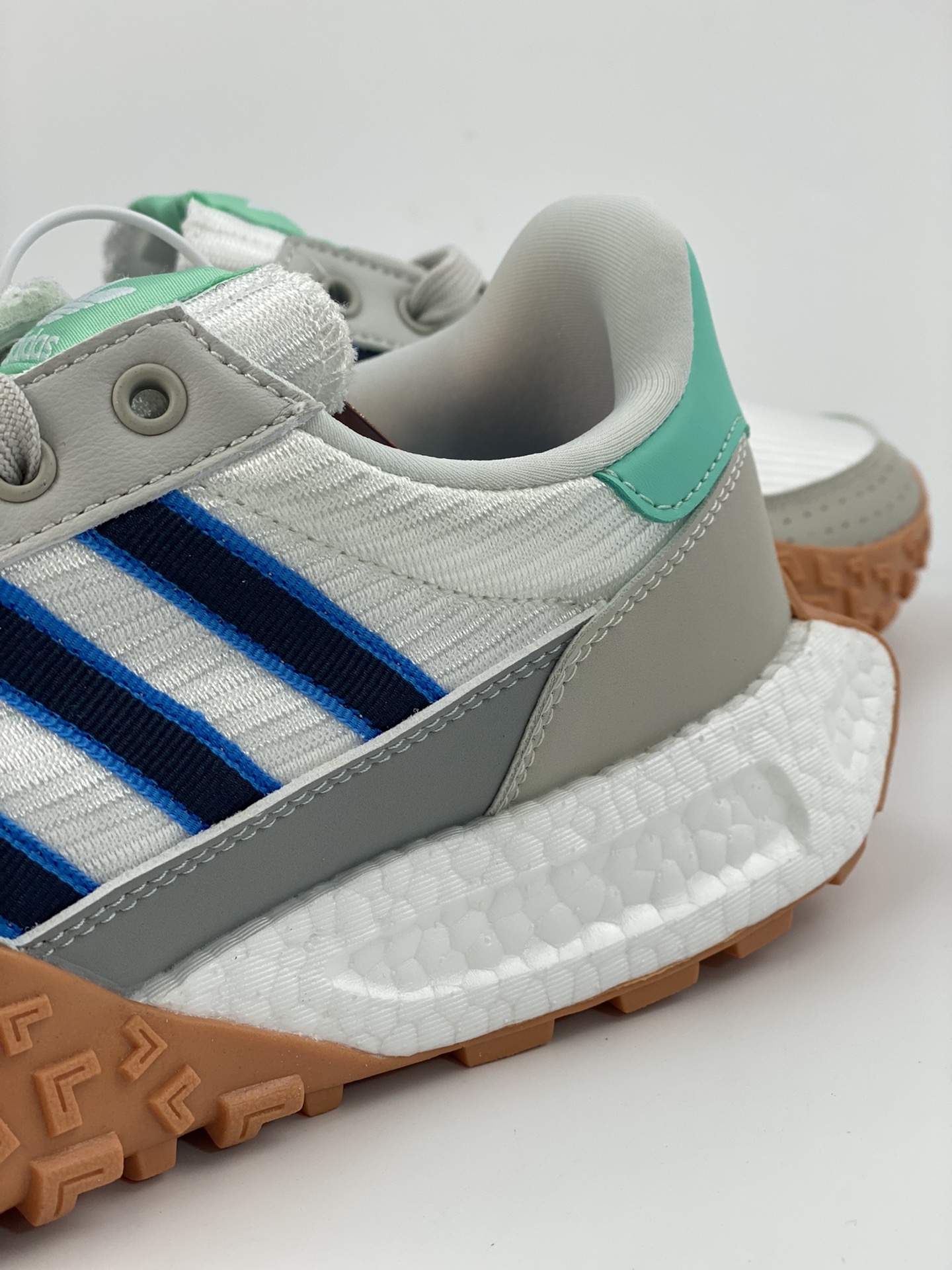 200 Adidas Retropy E5 W.R.P 阿迪新款运动休闲BOOST爆米花跑鞋 HP9623