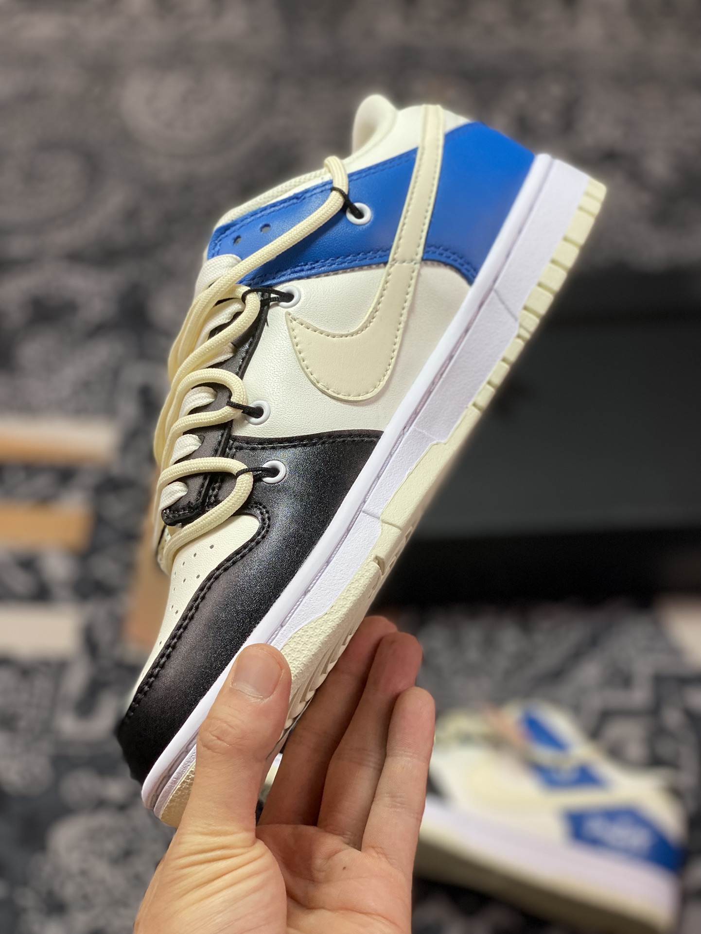 240  NIKE SB Dunk Low米白黑蓝绑带 DJ6188-100