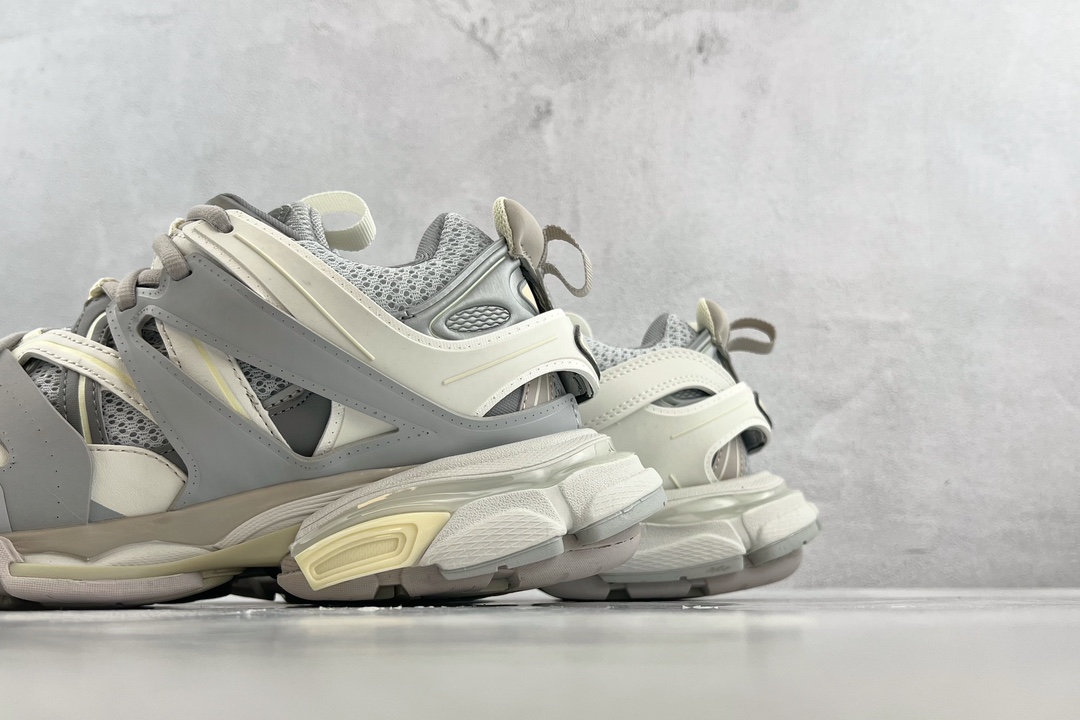 VG 520 带灯 Balenciaga巴黎世家 Track 1.0 米灰 555036 W3AD5 1212