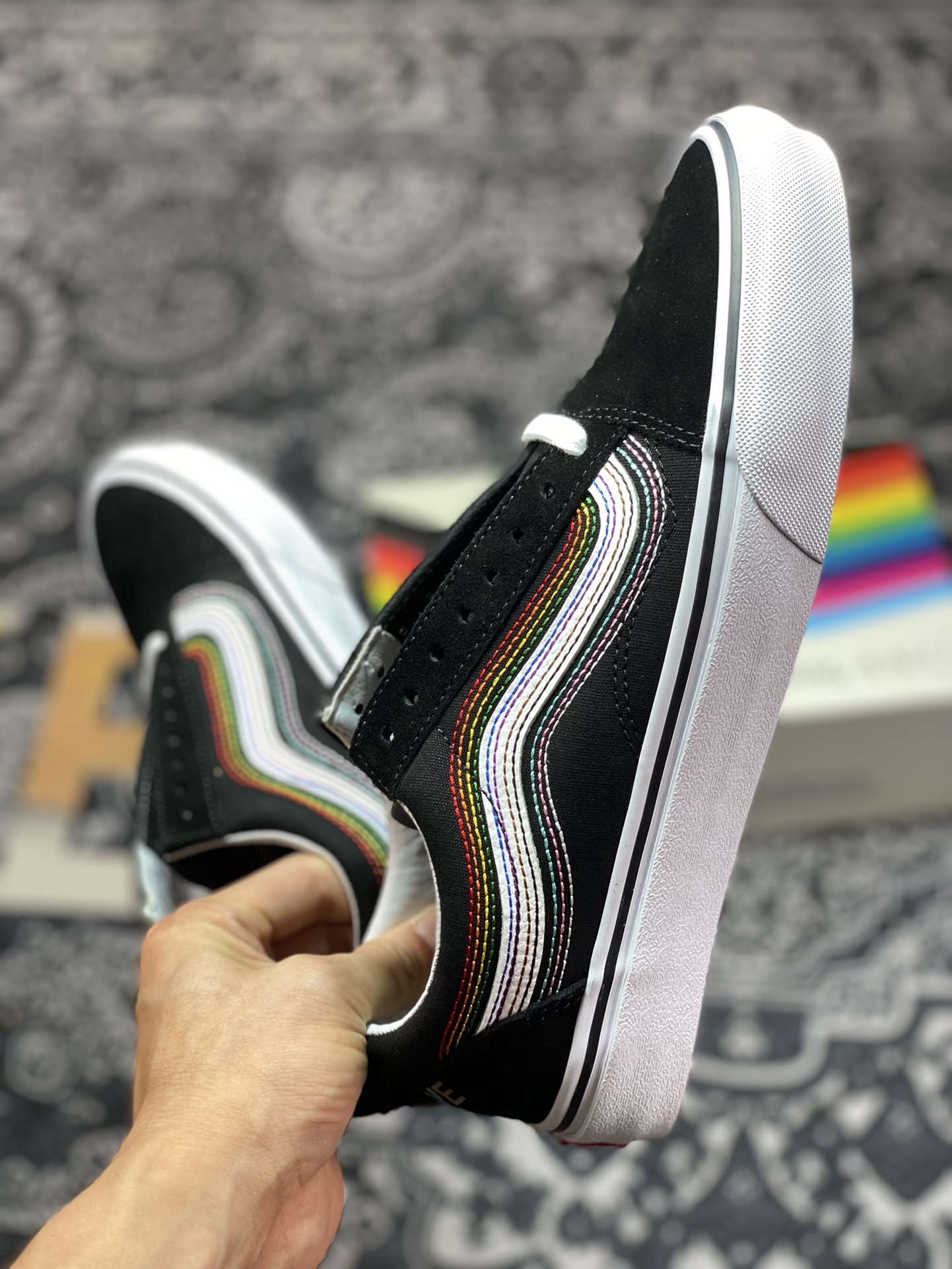 170  Vans Old Skool 彩虹系列 Vans Classics 推出的 ”Love Wins” 系列 VN0A5KRSRNC