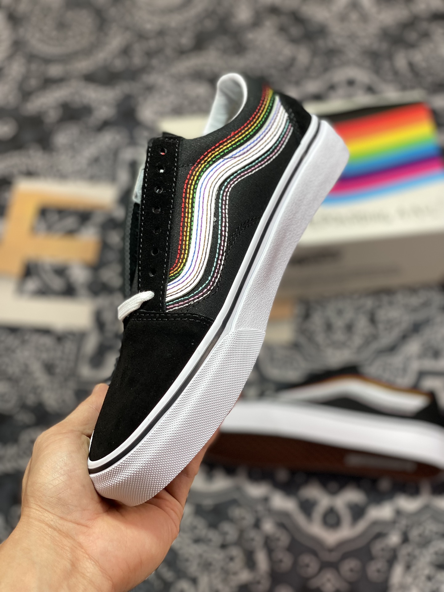 170  Vans Old Skool 彩虹系列 Vans Classics 推出的 ”Love Wins” 系列 VN0A5KRSRNC