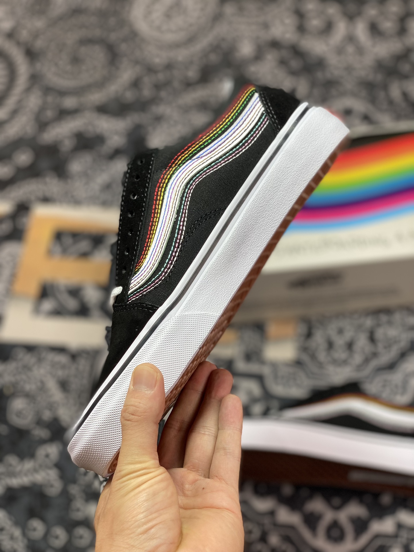 170  Vans Old Skool 彩虹系列 Vans Classics 推出的 ”Love Wins” 系列 VN0A5KRSRNC