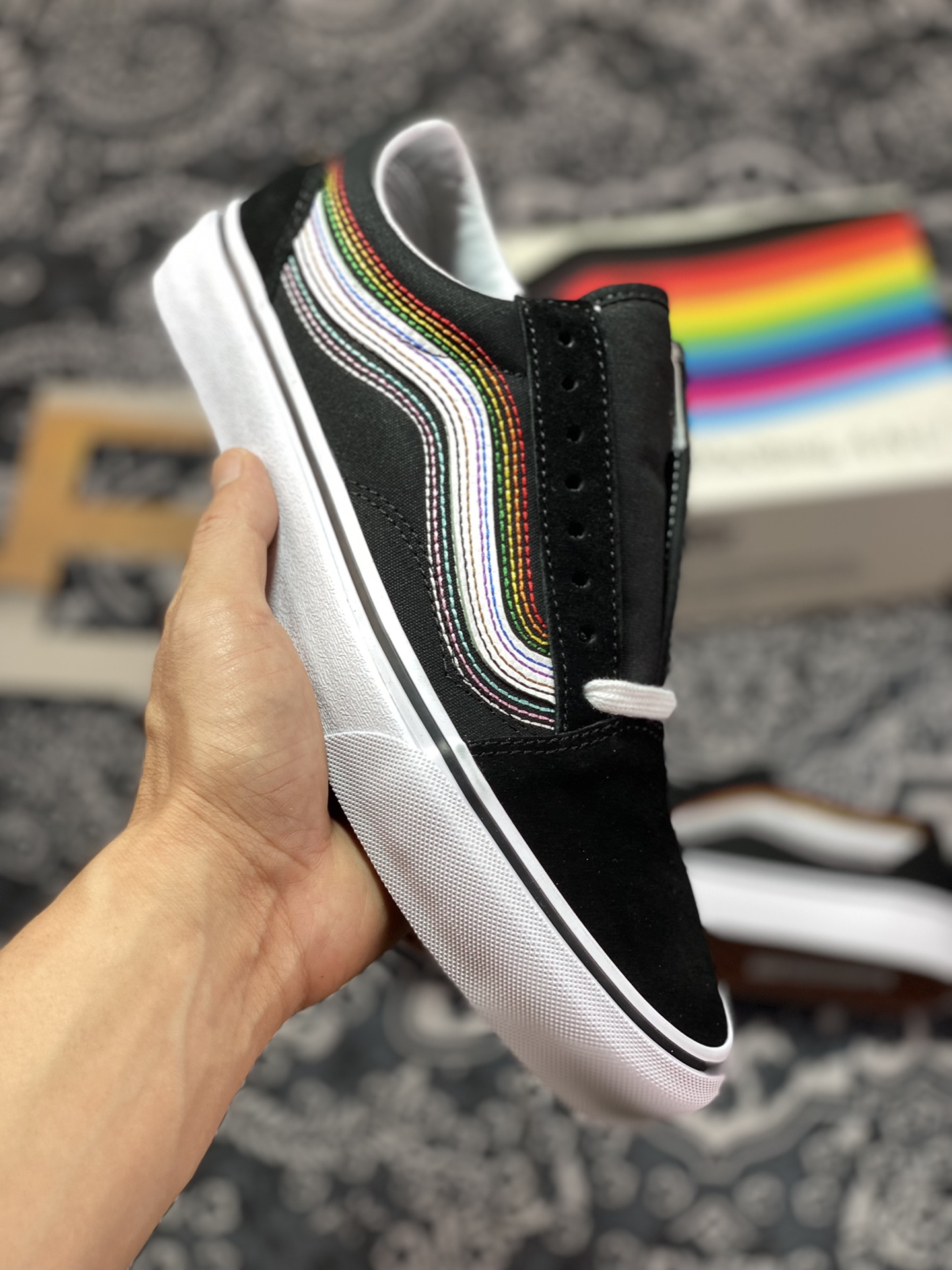 170  Vans Old Skool 彩虹系列 Vans Classics 推出的 ”Love Wins” 系列 VN0A5KRSRNC