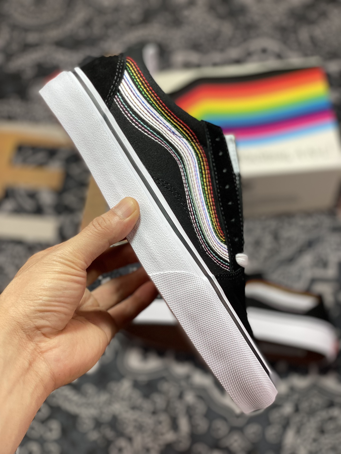 170  Vans Old Skool 彩虹系列 Vans Classics 推出的 ”Love Wins” 系列 VN0A5KRSRNC