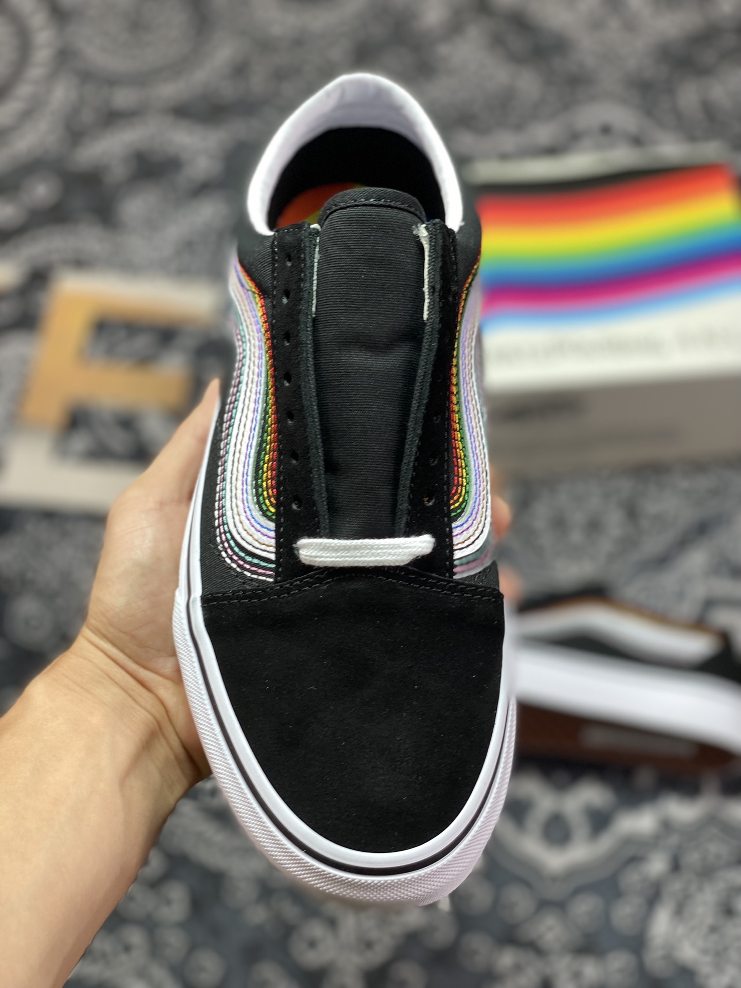 170  Vans Old Skool 彩虹系列 Vans Classics 推出的 ”Love Wins” 系列 VN0A5KRSRNC