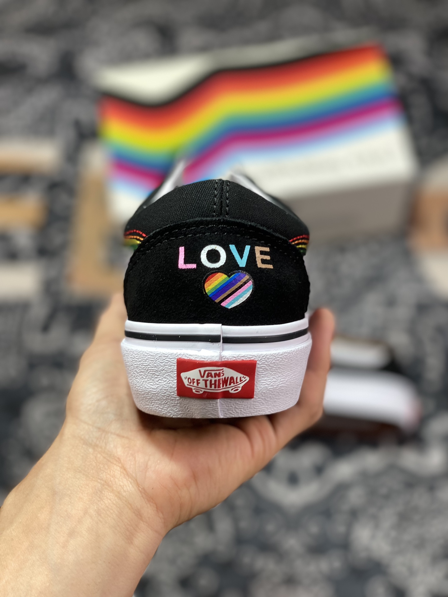 170  Vans Old Skool 彩虹系列 Vans Classics 推出的 ”Love Wins” 系列 VN0A5KRSRNC