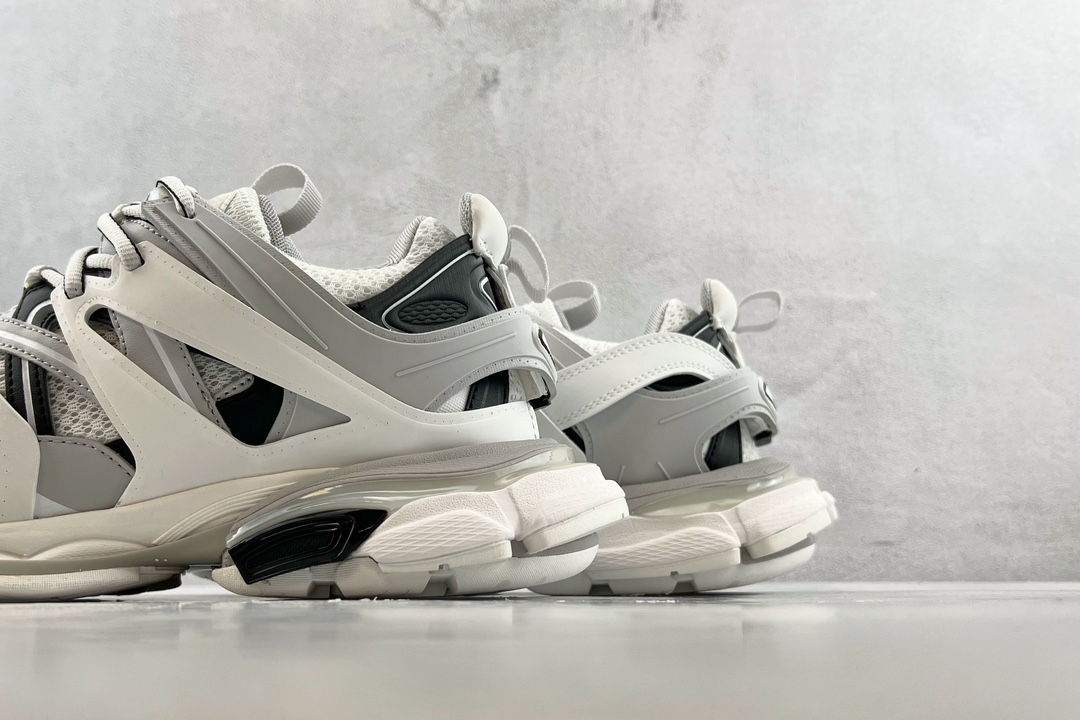 VG 520 带灯 Balenciaga巴黎世家 Track 1.0 白黑灰 555036 W3AD3 9812