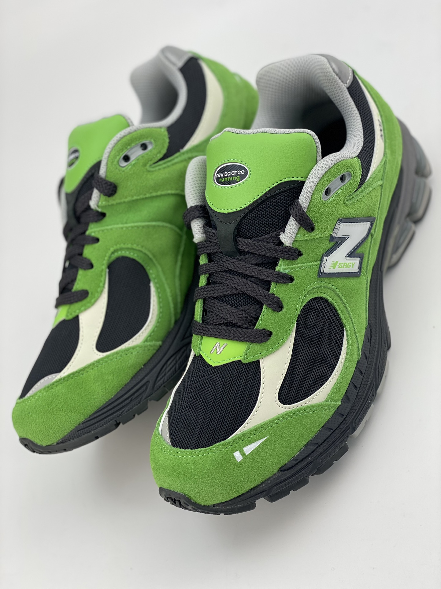 260 New Balance NB 2002R 经典米灰 2002系列  M2002RGZ