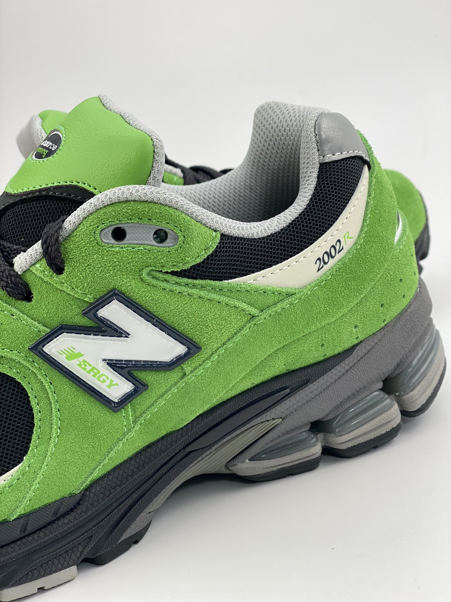 260 New Balance NB 2002R 经典米灰 2002系列  M2002RGZ