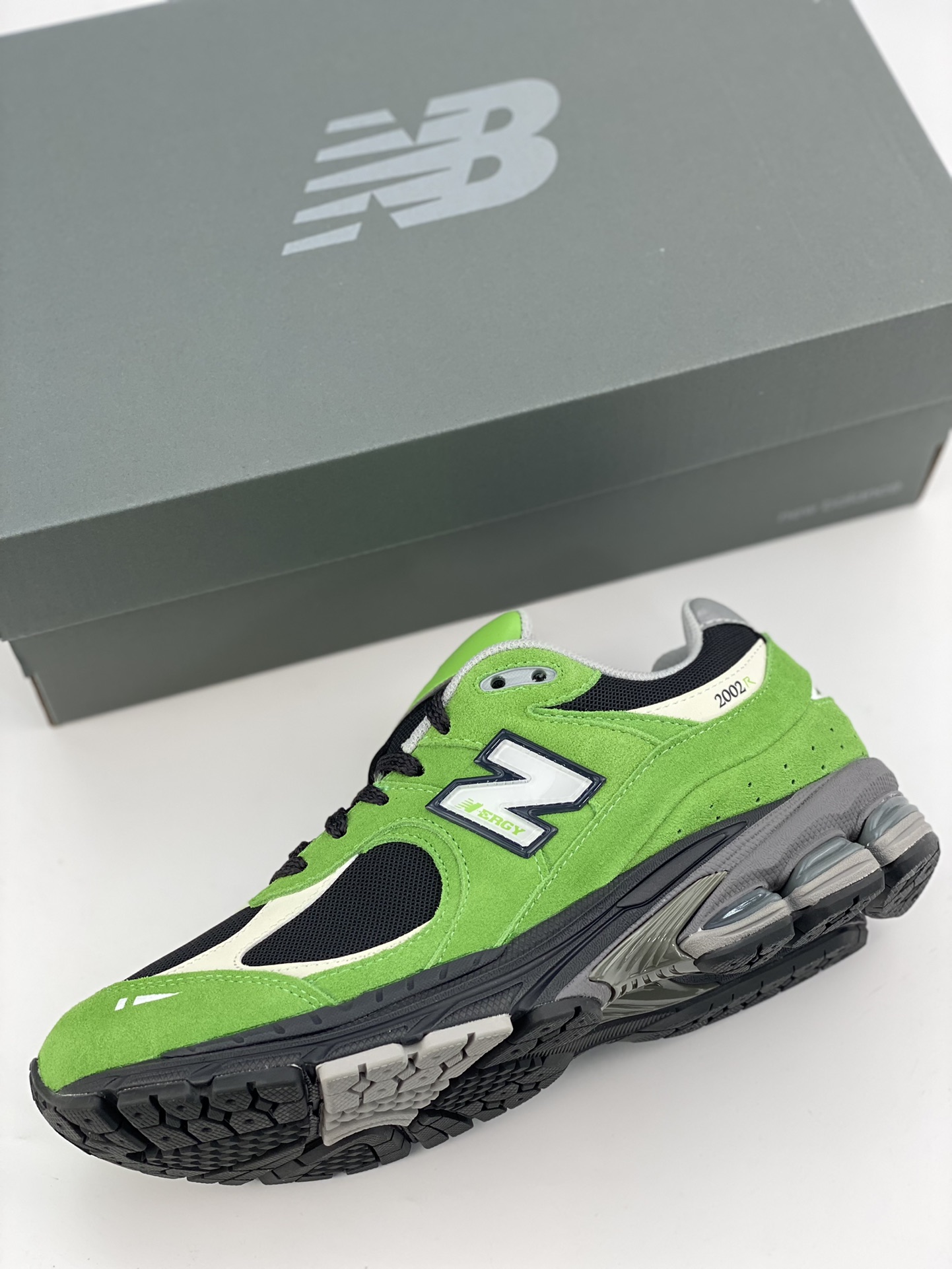 260 New Balance NB 2002R 经典米灰 2002系列  M2002RGZ