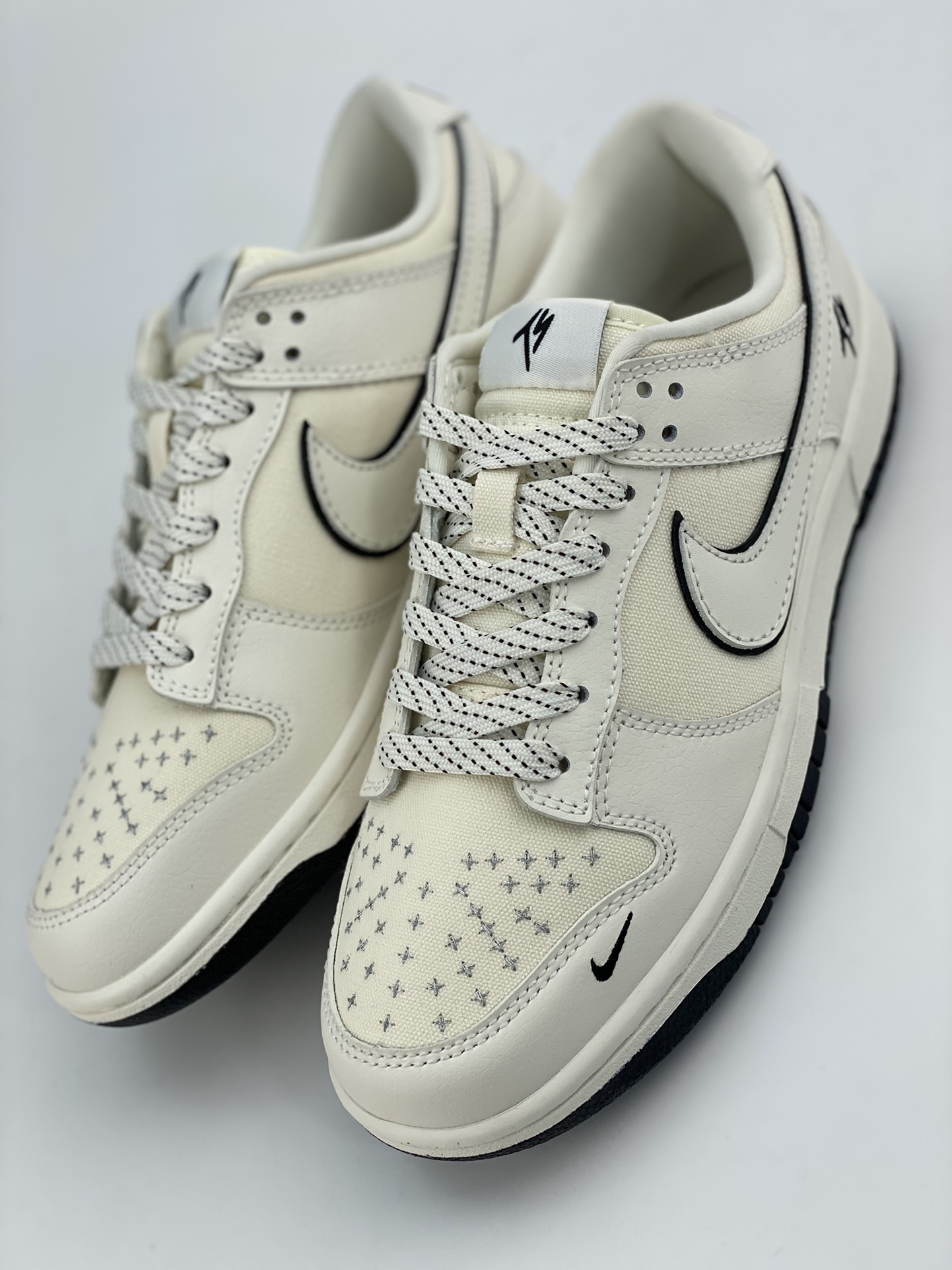 260 Nike SB Dunk Low TS联名 FC1688-108