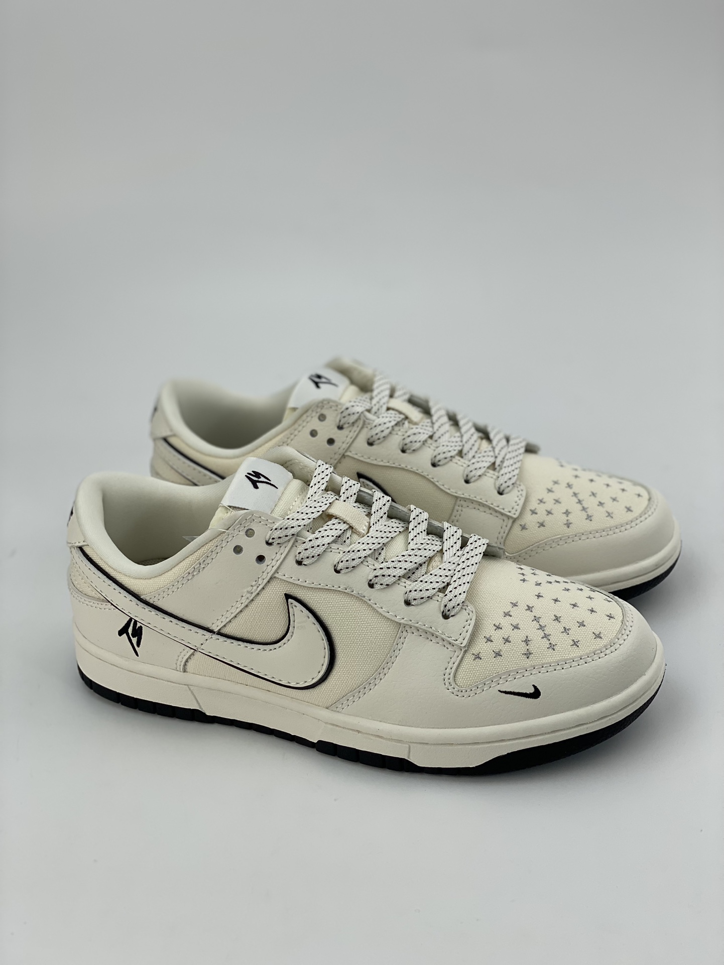 260 Nike SB Dunk Low TS联名 FC1688-108