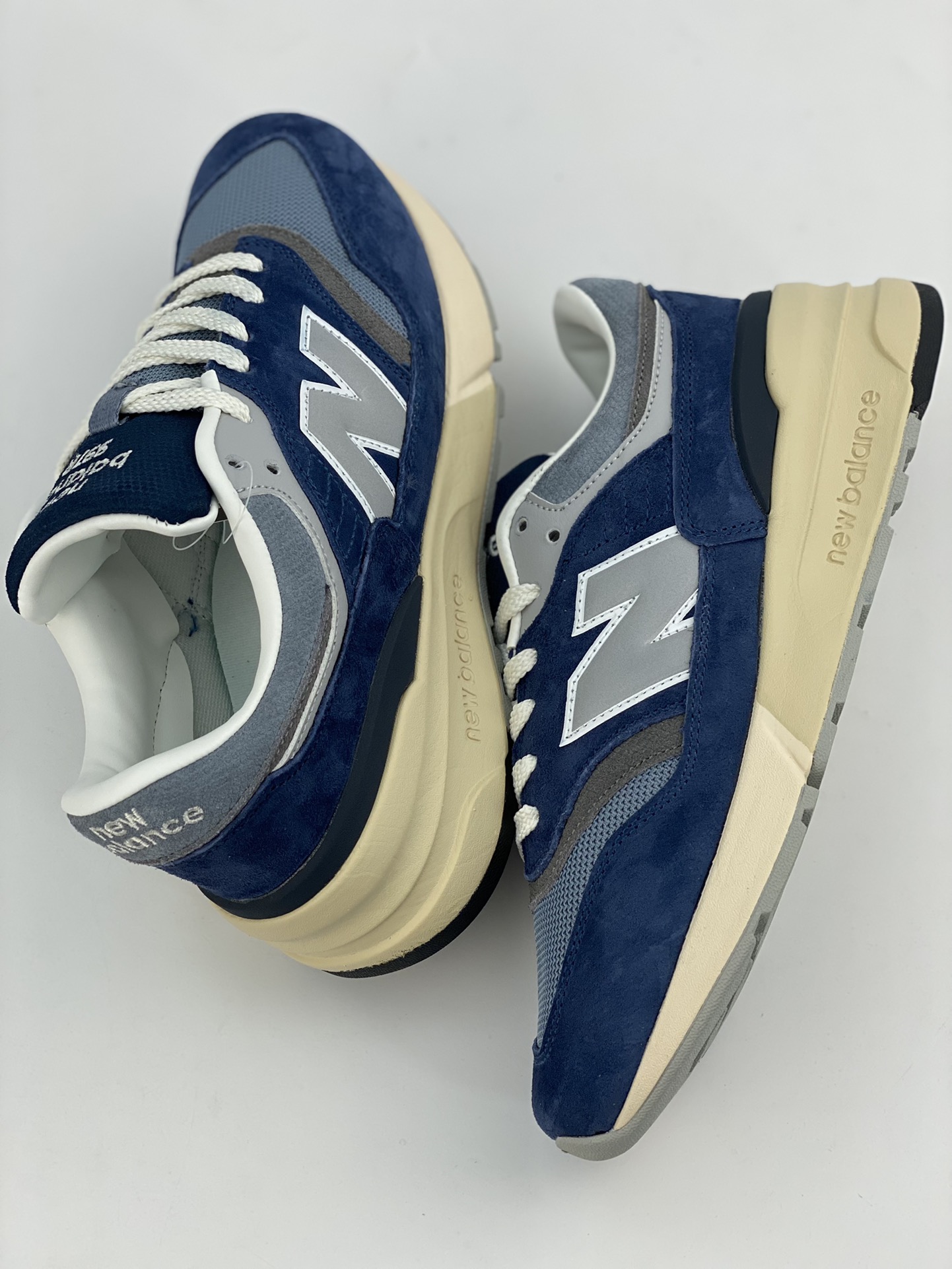 260 New Balance 997R 改良版经典复古厚底休闲运动慢跑鞋 U997RHB