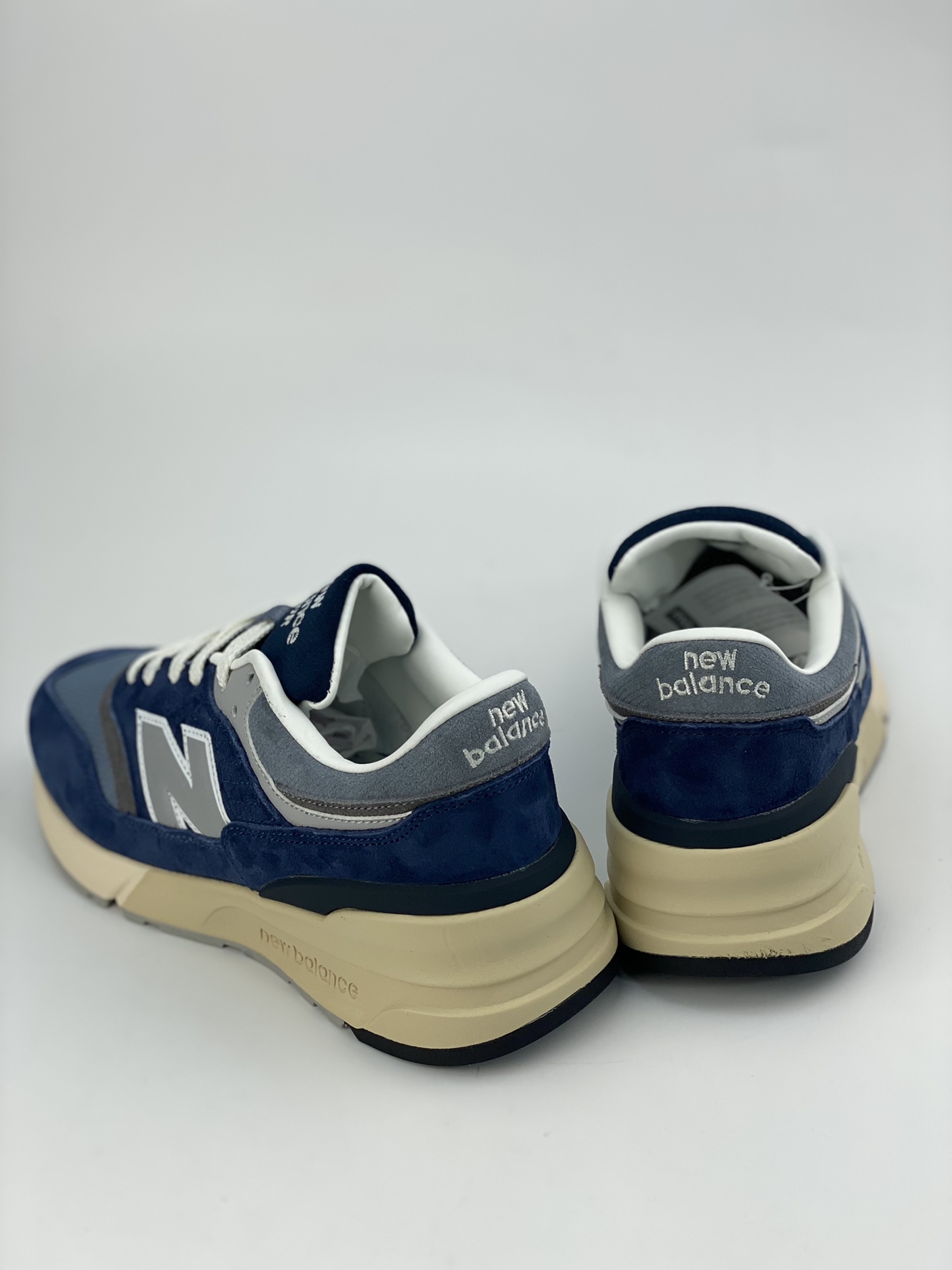 260 New Balance 997R 改良版经典复古厚底休闲运动慢跑鞋 U997RHB