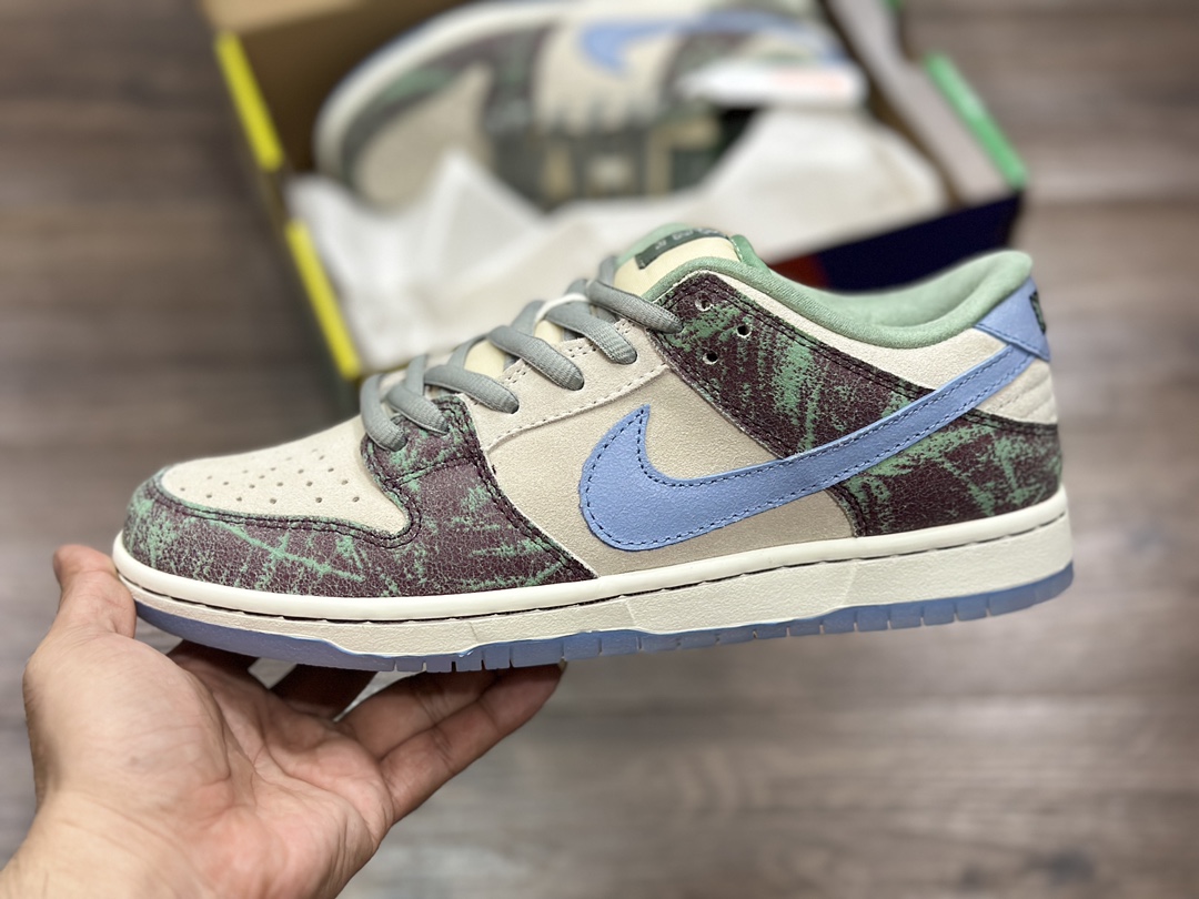 240 NIKE SB Dunk Low 低帮休闲运动鞋 FN4193-100