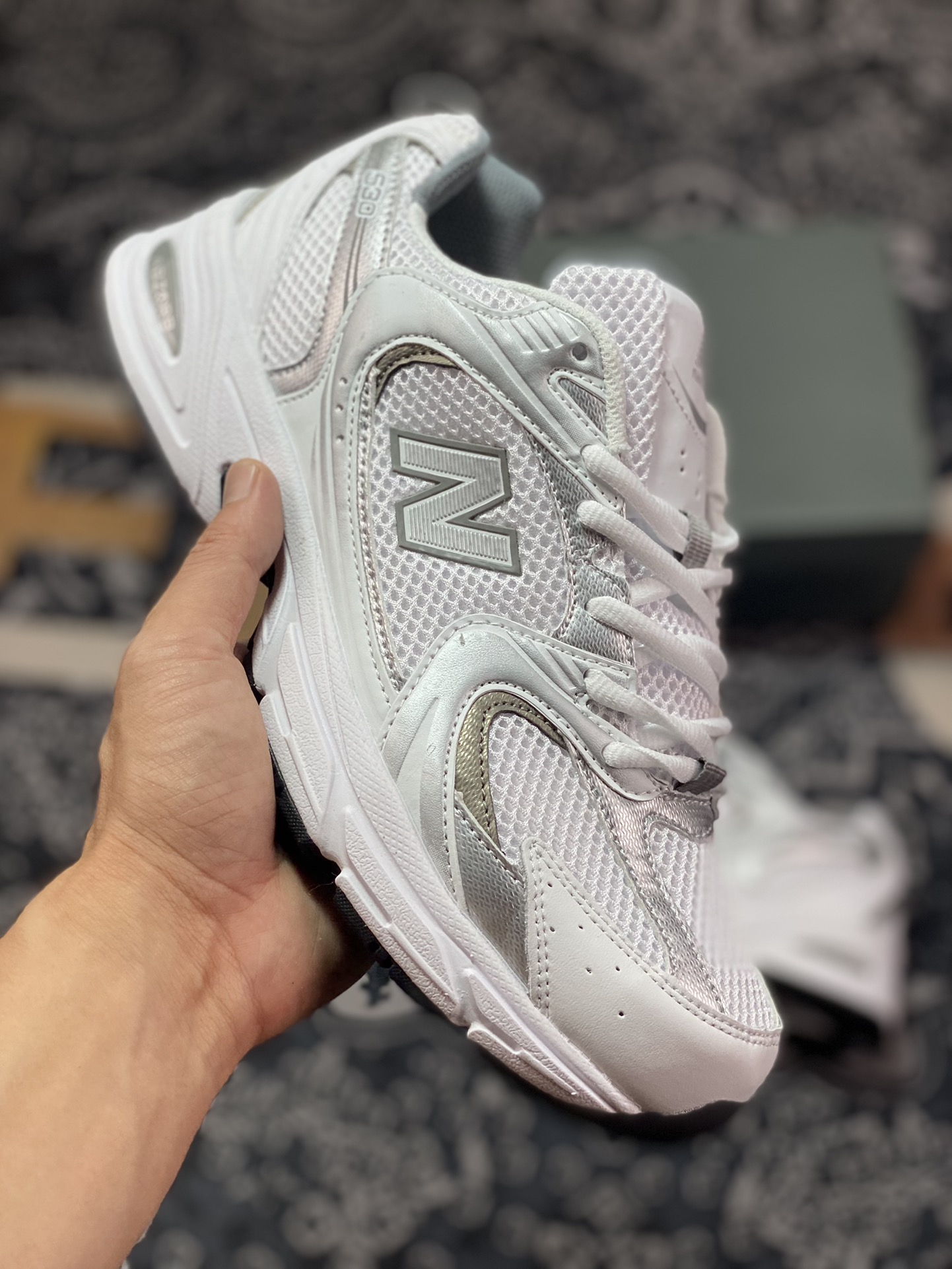 160 New Balance MR530系列复古老爹风网布跑步休闲运动鞋“白浅灰银黑”MR530AD