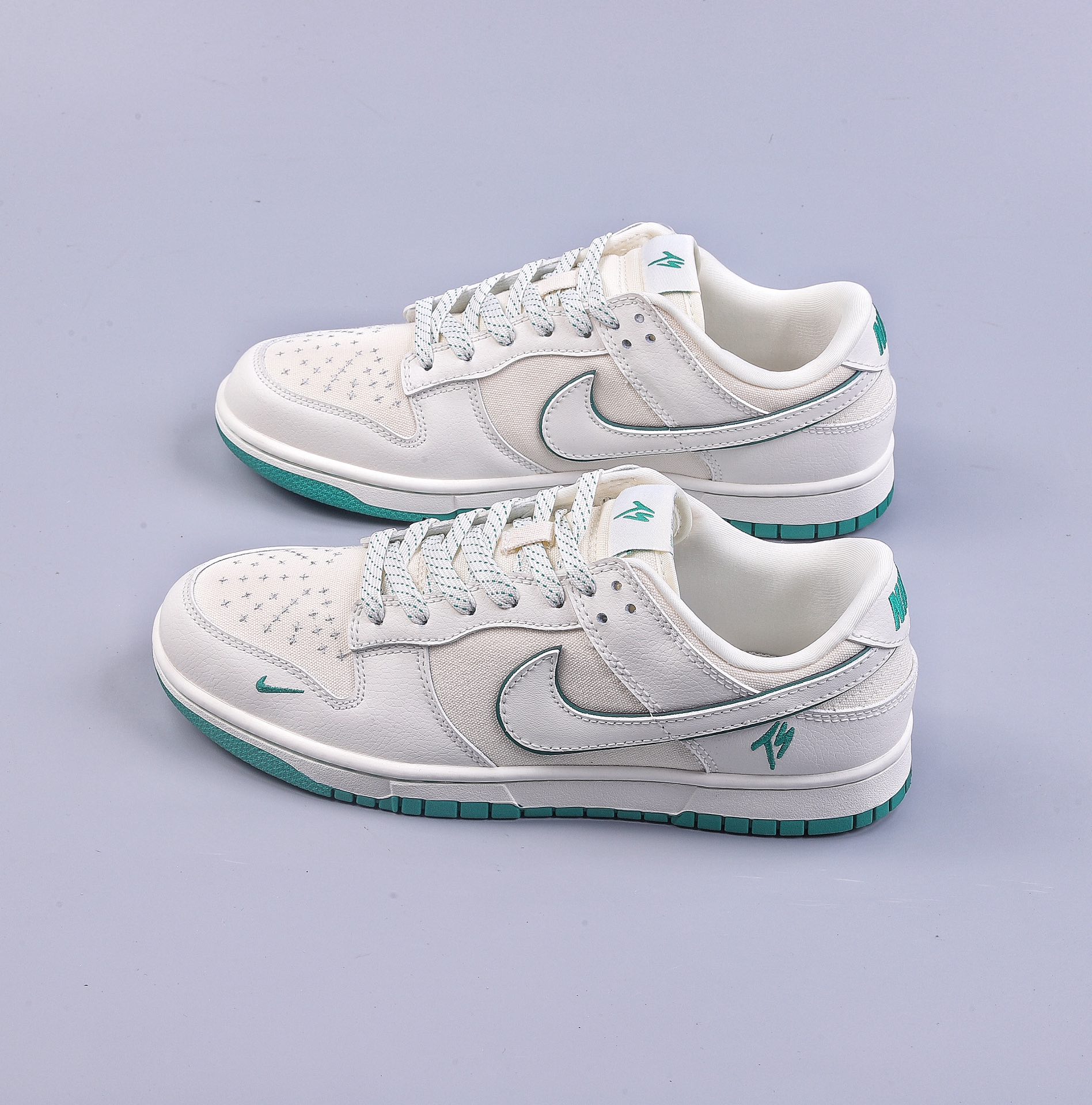 260 Traviis Scott x Nike Dunk Low 绿帆布 FC1688-109