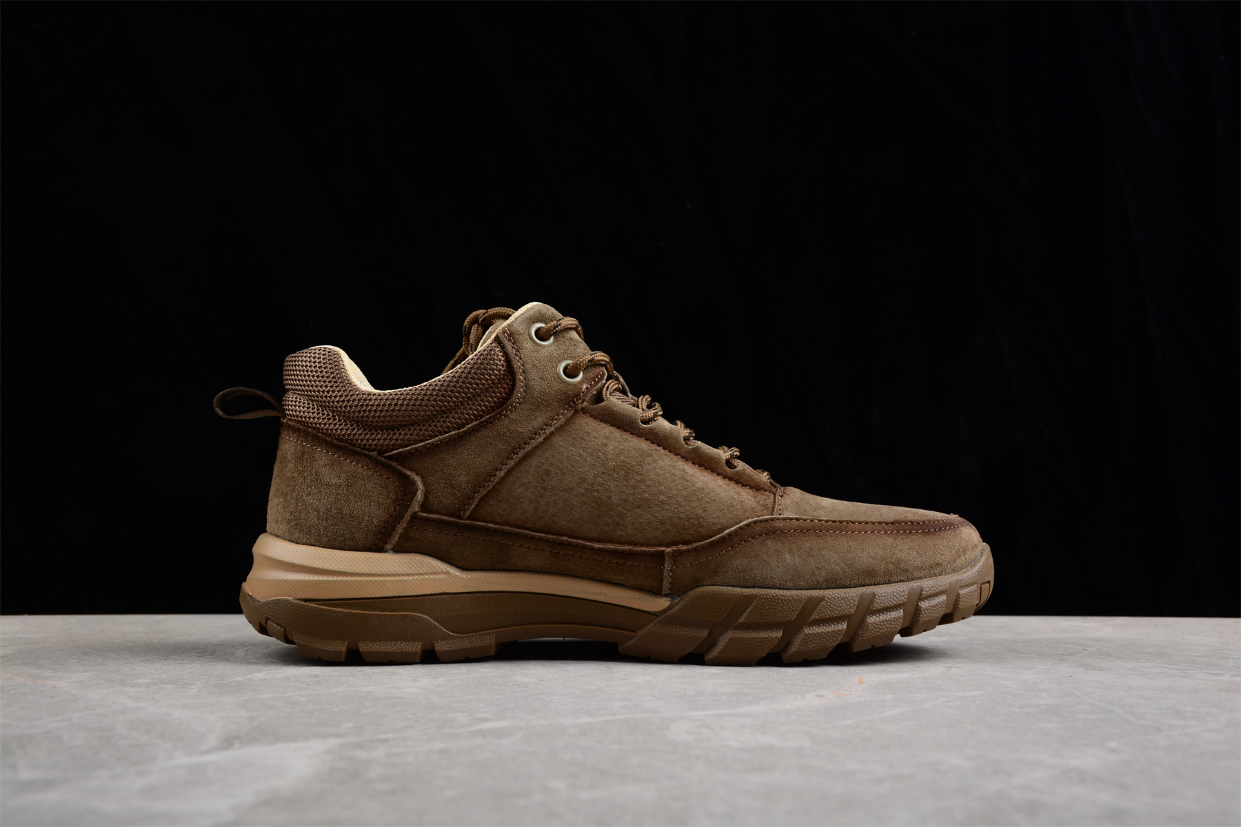 340 Timberland 添柏岚/天伯伦 休闲时尚马丁靴系列 TB10052SAND