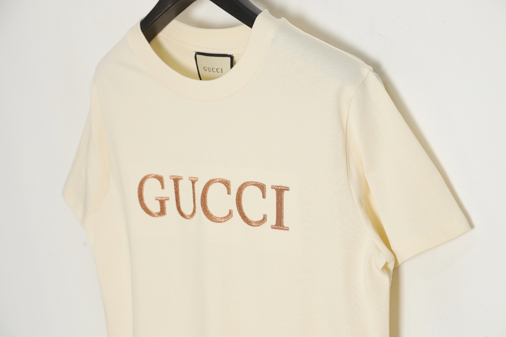 180 Gucci 古驰字母logo金标刺绣 短袖T恤