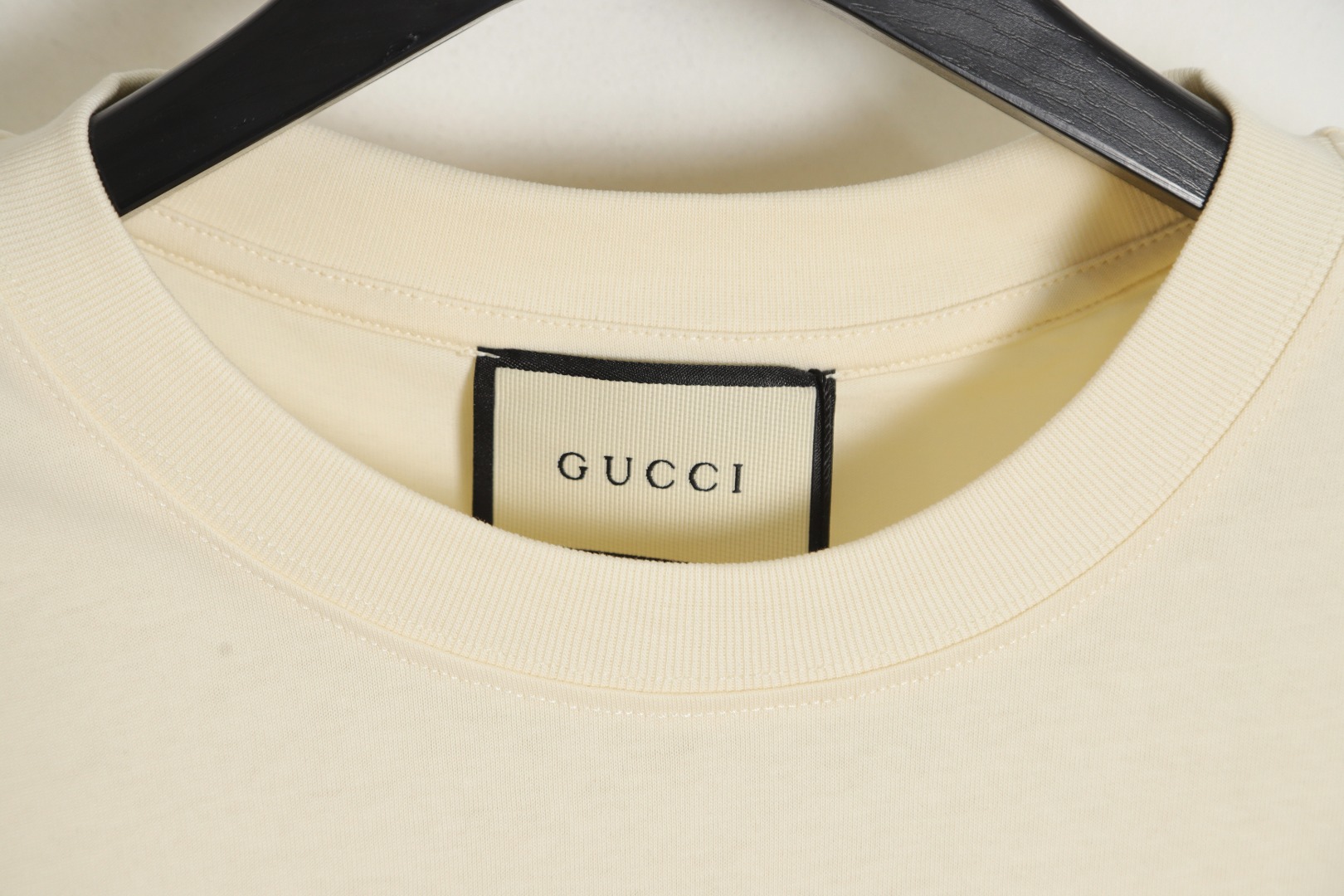 180 Gucci 古驰字母logo金标刺绣 短袖T恤