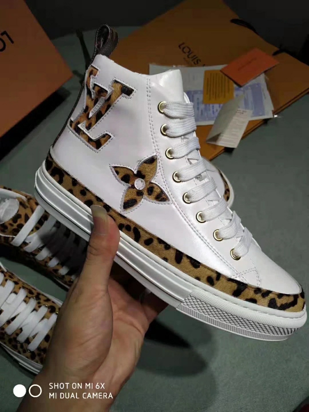 lv  此款