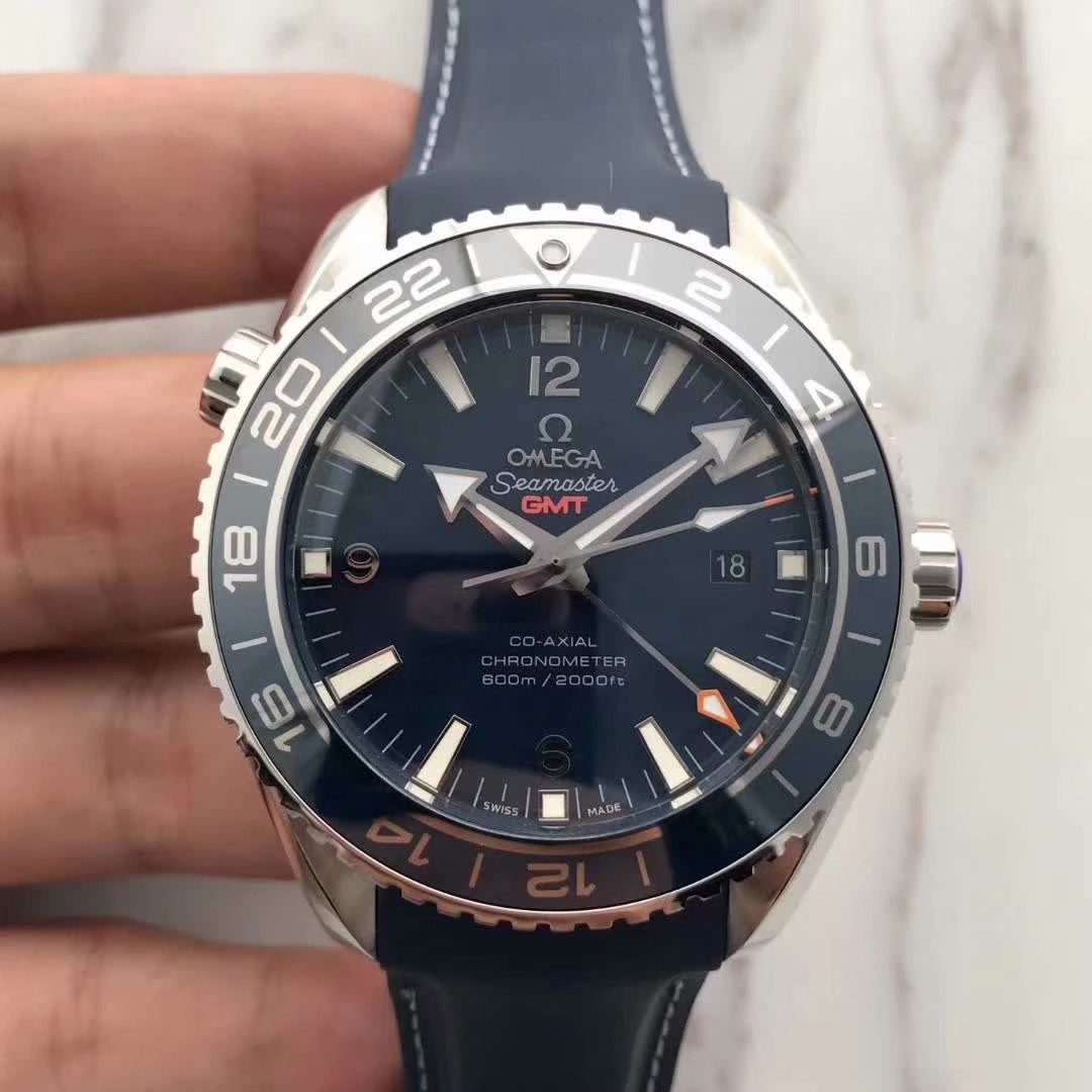 BF精品 海马600米系列自动机械男表搭载性能稳定的原版4针GMT8605机芯