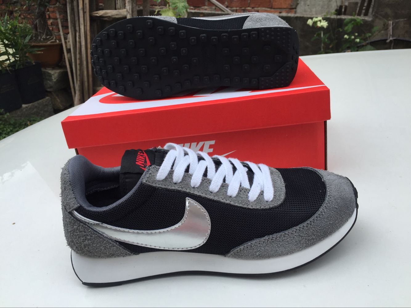 耐克跑步鞋网布款 黑金属银36-45 |