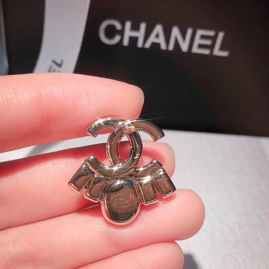 Chanel 高品质 CHANEL ® 1New arrival 黄铜镀18K金 材质 。两色可选 0518100
