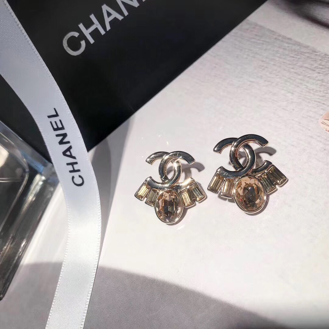 Chanel 高品质 CHANEL ® 1New arrival 黄铜镀18K金 材质 。两色可选 0518100