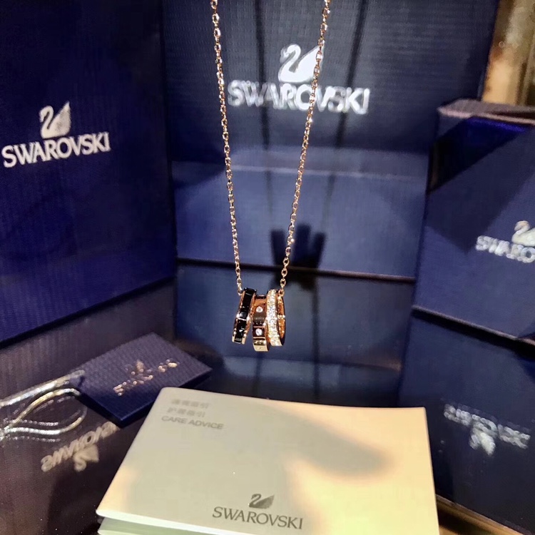 Bvlgari 代购级别 2017 施家 最新款 宝格丽款 三环 项链 自购 开模 尺寸 德国进口925纯银材质 八心八箭高碳钻 超精美闪钻款 个人很喜欢这款 简单又百搭 永久耐看 0010610