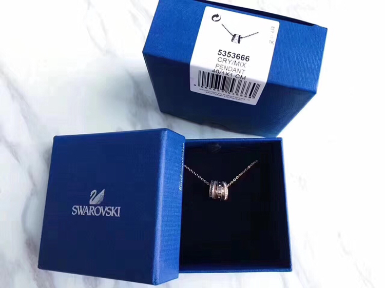 Bvlgari 代购级别 2017 施家 最新款 宝格丽款 三环 项链 自购 开模 尺寸 德国进口925纯银材质 八心八箭高碳钻 超精美闪钻款 个人很喜欢这款 简单又百搭 永久耐看 0010610