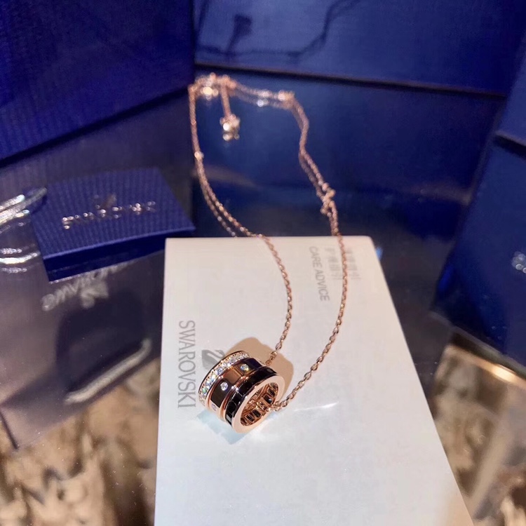 Bvlgari 代购级别 2017 施家 最新款 宝格丽款 三环 项链 自购 开模 尺寸 德国进口925纯银材质 八心八箭高碳钻 超精美闪钻款 个人很喜欢这款 简单又百搭 永久耐看 0010610