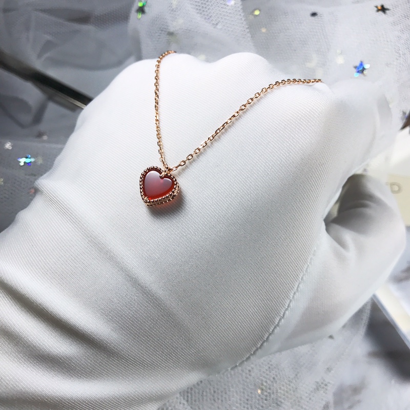 Van Cleef & Arpels VCA心形系列，电镀k黄、玫瑰金，镶红玉髓