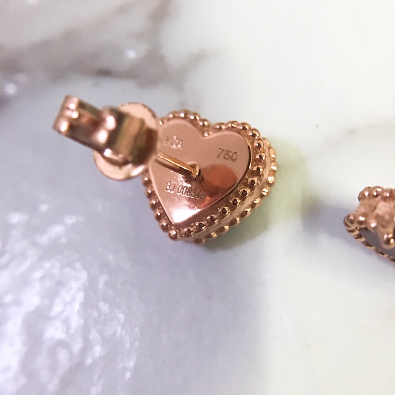 Van Cleef & Arpels VCA心形系列，电镀k黄、玫瑰金，镶红玉髓