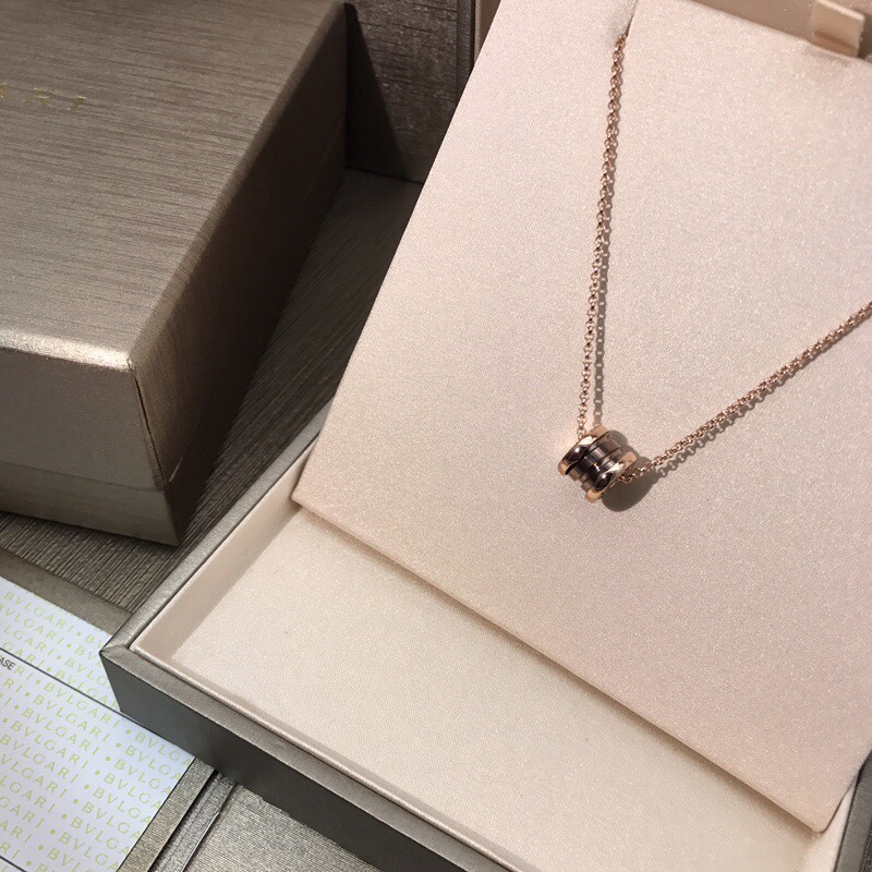 Bvlgari 宝格丽 BVLGARI B ZERO 1 ROMA 罗马系列 限量版 亚金材质 镀18k玫瑰金 旗舰店优先上架 国内暂无 代购购入 起版 精工雕琢手工扣 进口咖金陶瓷 咖金色绝对让你的品味 特立独行 气质出众 0011810