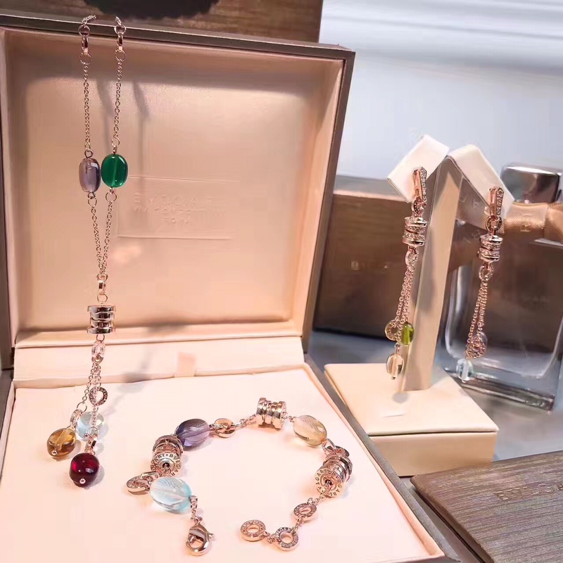 Bvlgari 宝格丽彩宝套装系列 超美 亚金材质 宝石为天然橄榄石镀玫瑰金黄金两色可选