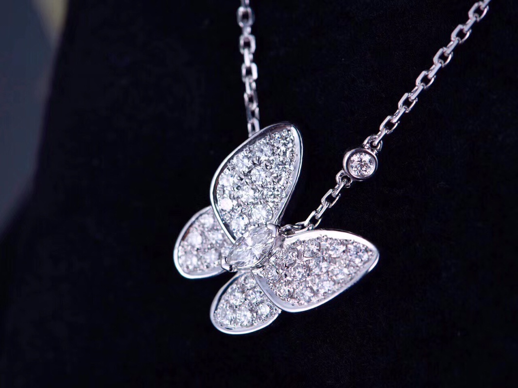 Van Cleef & Arpels 蝴蝶 项链 以璀璨作品重新诠释了翩翩起舞中的蝴蝶美姿 女神 完美高端 『高碳钻』 VCA蝴蝶 项链