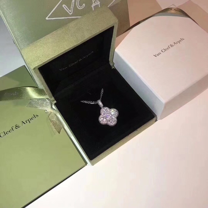 Van Cleef & Arpels vca满钻四叶草大号 长链 毛衣链 通体925纯银镀金