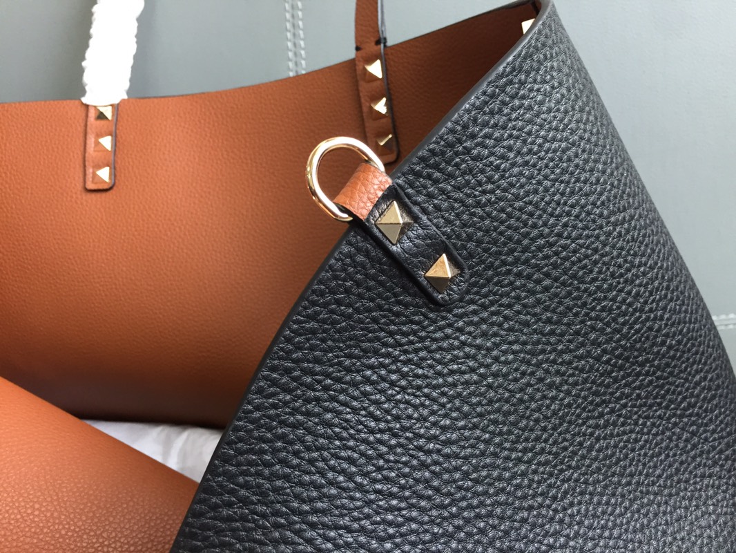 Valentino华伦天奴小牛皮大LOGO水桶包1122