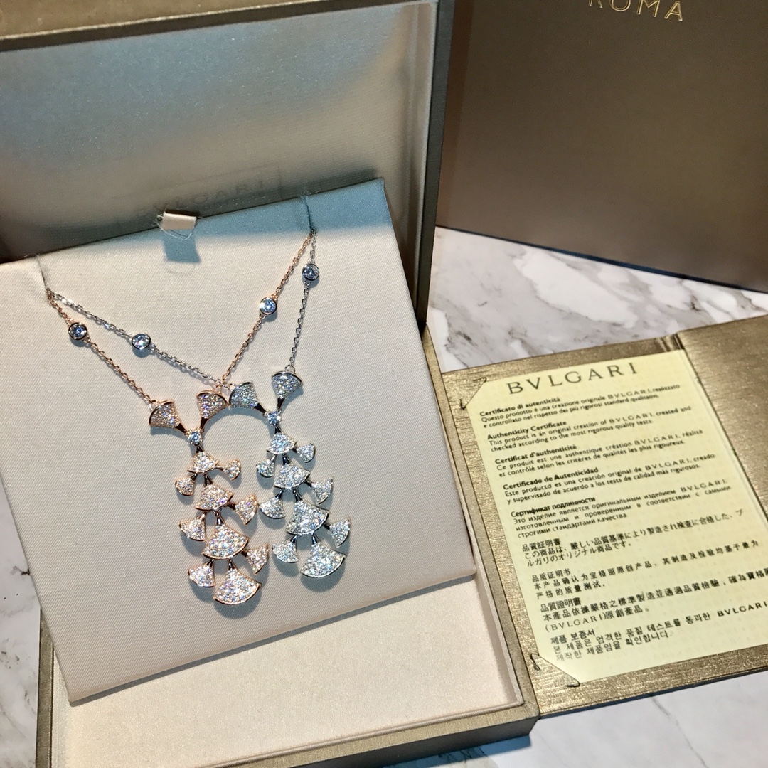 Bvlgari 代购级别BV 宝家 气质 流苏耳夹 裙子 项链 奢华 德国进口925纯银 镀铂金材质AU 750 18K金层 进口高碳钻 宝格丽力作 名媛 了 历经一次次改版 才做出如此满意的 视觉做工完全不输真金真钻出品 logo扣 铂金玫瑰金两色齐 0523310