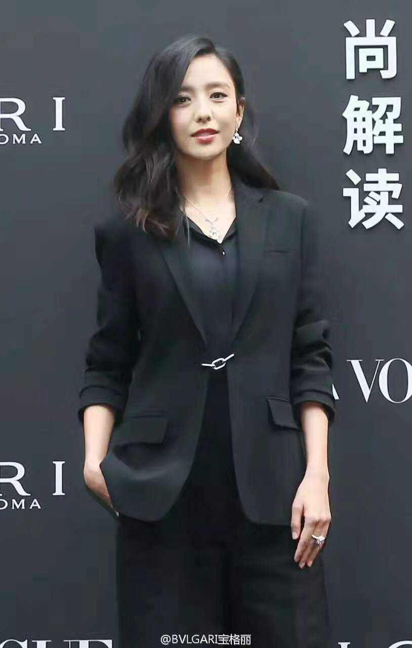 Bvlgari 代购级别BV 宝家 气质 流苏耳夹 裙子 项链 奢华 德国进口925纯银 镀铂金材质AU 750 18K金层 进口高碳钻 宝格丽力作 名媛 了 历经一次次改版 才做出如此满意的 视觉做工完全不输真金真钻出品 logo扣 铂金玫瑰金两色齐 0523310
