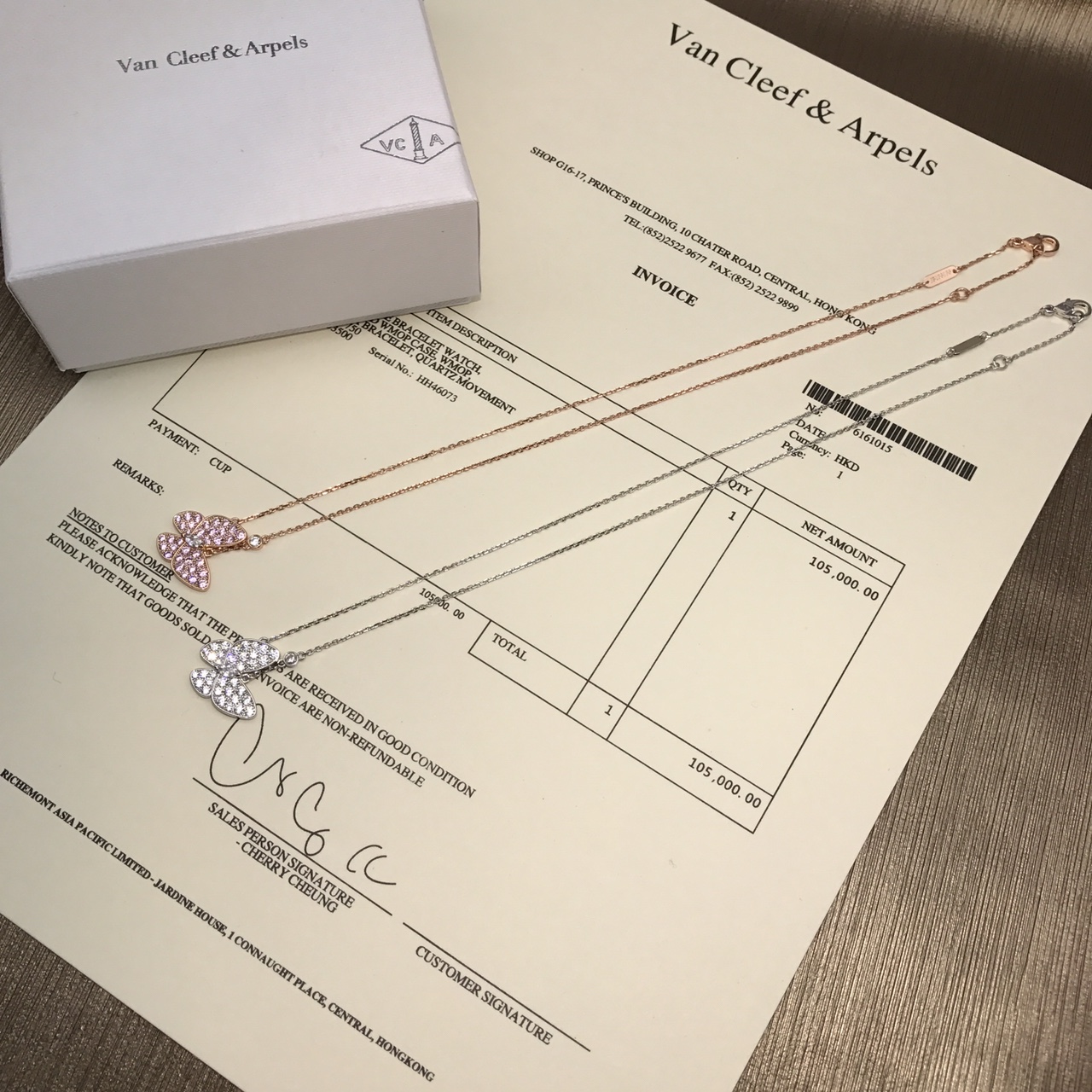 Van Cleef & Arpels vca的 除了四叶草就是蝴蝶了 象征蜕变更新的蝴蝶是vca梵克雅宝近百年的灵感源泉 满钻微镶蝶翼+马眼钻碟身