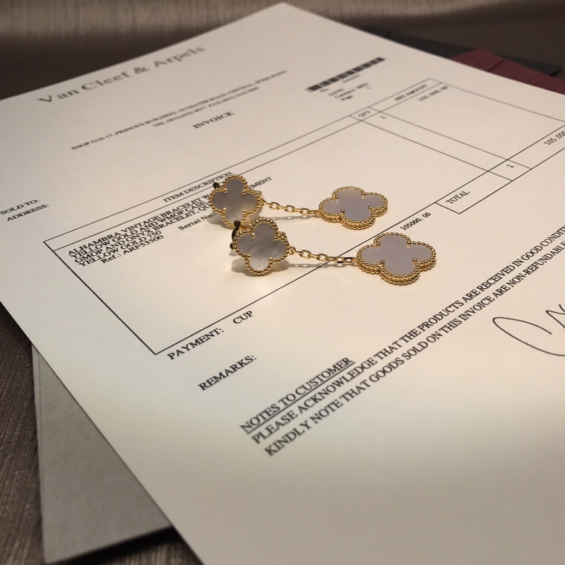 Van Cleef & Arpels vca镀金版双花耳环 在这百花齐放的季节你会发现有双耳环你对Ta的需求能胜过另一半 扣头 镀玫瑰金/黄金色 0011810