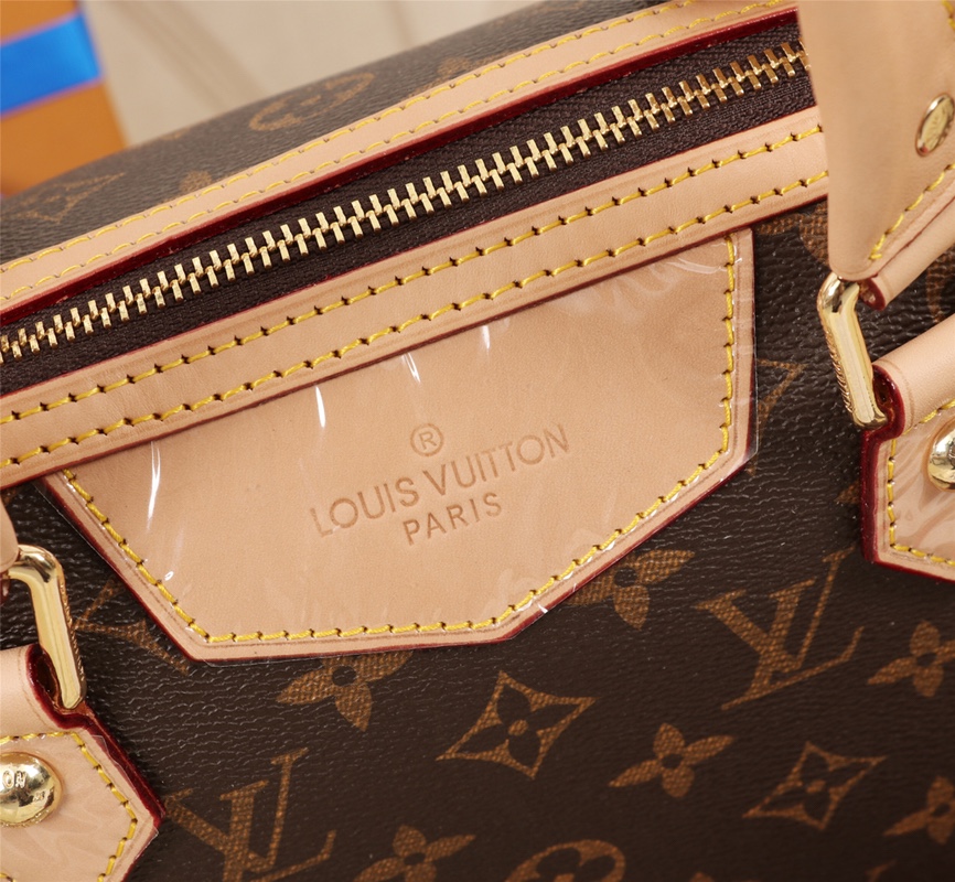 Louis Vuitton Retiro Monogram 33 x 28 x 15cm shoulder everyday