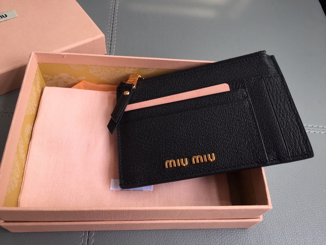 MIUMIU缪缪马德拉斯山羊皮配羊皮内里新款卡包5MC446