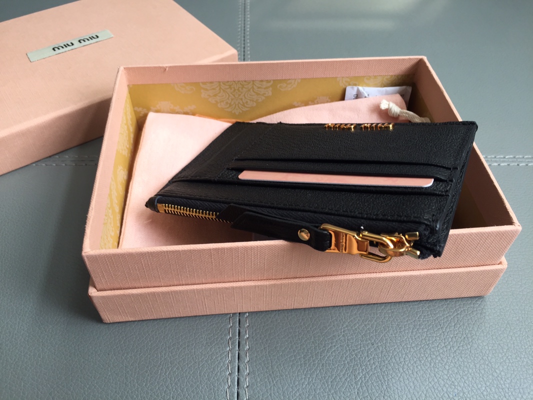 MIUMIU缪缪马德拉斯山羊皮配羊皮内里新款卡包5MC446