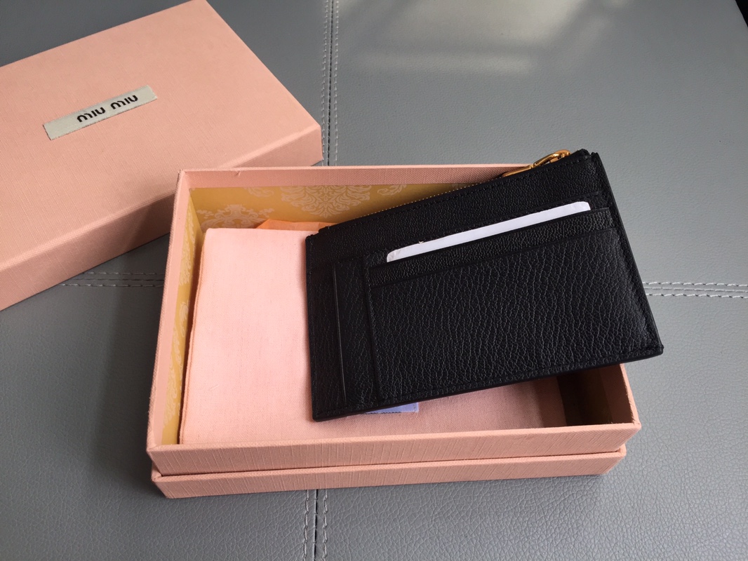 MIUMIU缪缪马德拉斯山羊皮配羊皮内里新款卡包5MC446