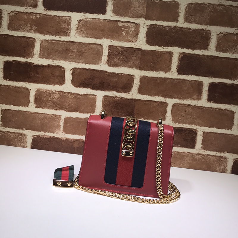 GUCCI古驰Sylvie 系列皮革迷你链条手袋431666